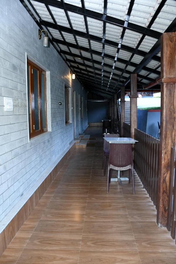 River View Guest House Мадикери Экстерьер фото